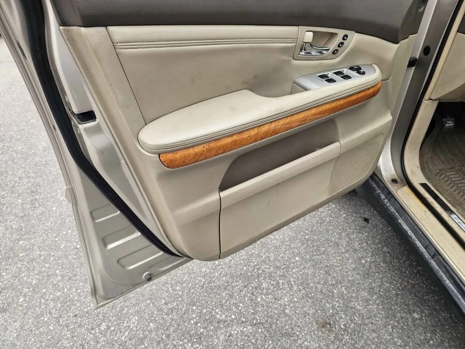 2007 Lexus RX 2nd Gen - Image 11 of 19