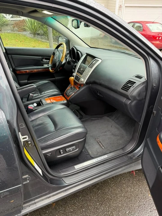 2007 Lexus RX 2nd Gen - Image 9 of 20