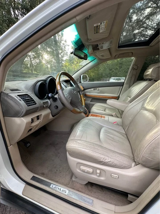 2007 Lexus RX 2nd Gen - Image 12 of 15