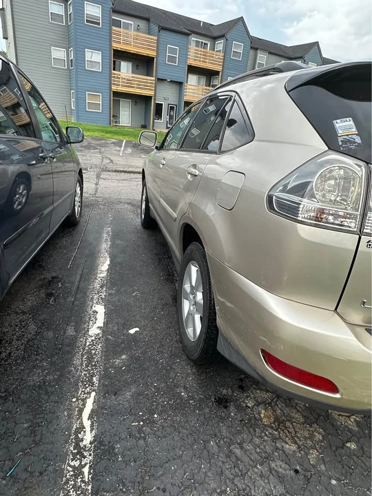 2007 Lexus RX 2nd Gen - Image 7 of 19