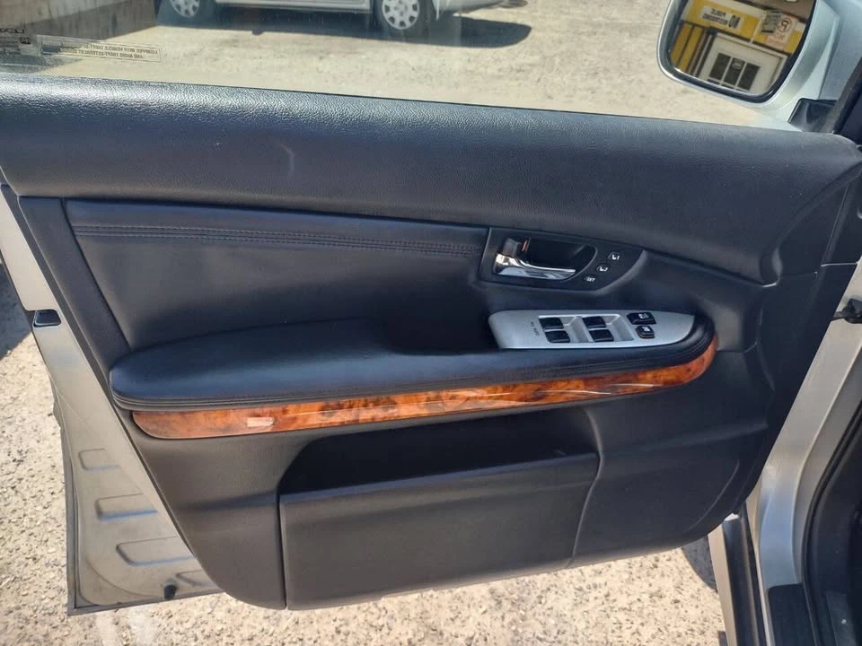 2007 Lexus RX 2nd Gen - Image 10 of 20