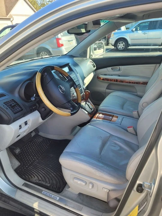 2007 Lexus RX 2nd Gen - Image 5 of 17
