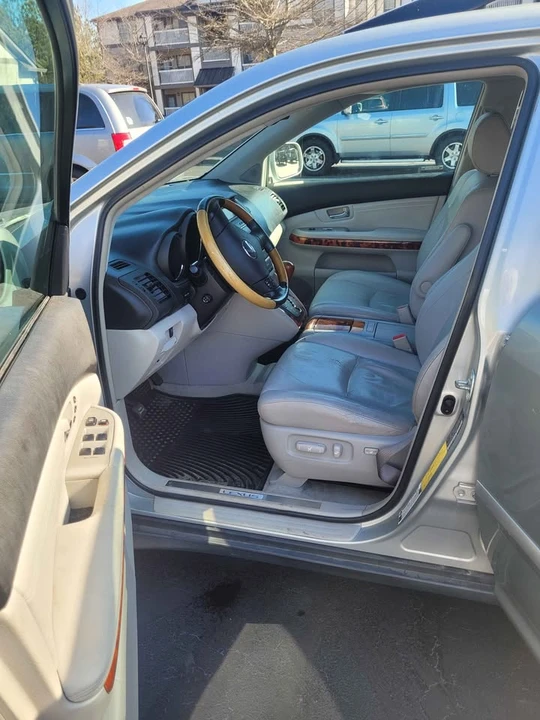 2007 Lexus RX 2nd Gen - Image 4 of 17