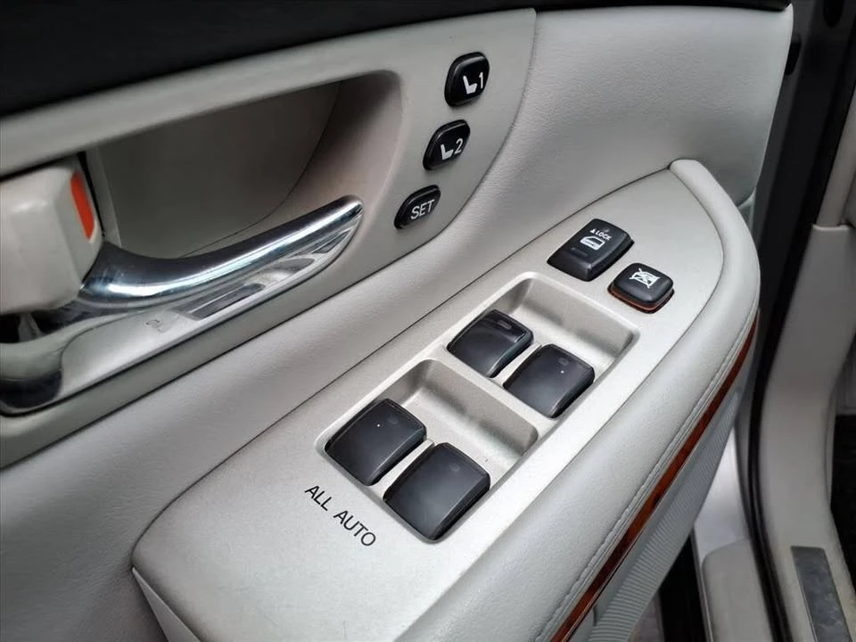 2007 Lexus RX 2nd Gen - Image 13 of 20