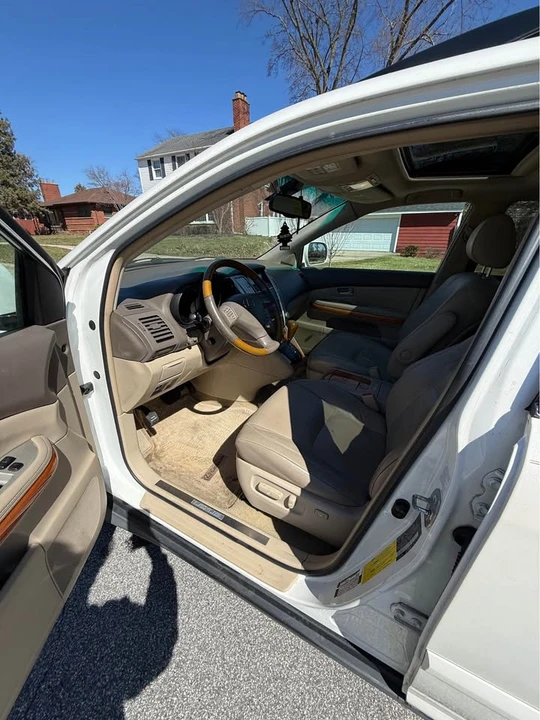 2007 Lexus RX 2nd Gen - Image 11 of 20