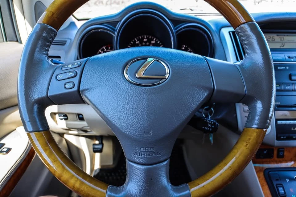 2007 Lexus RX 2nd Gen - Image 10 of 20
