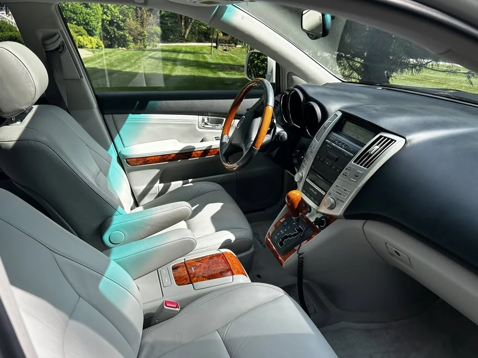 2007 Lexus RX 2nd Gen - Image 4 of 11