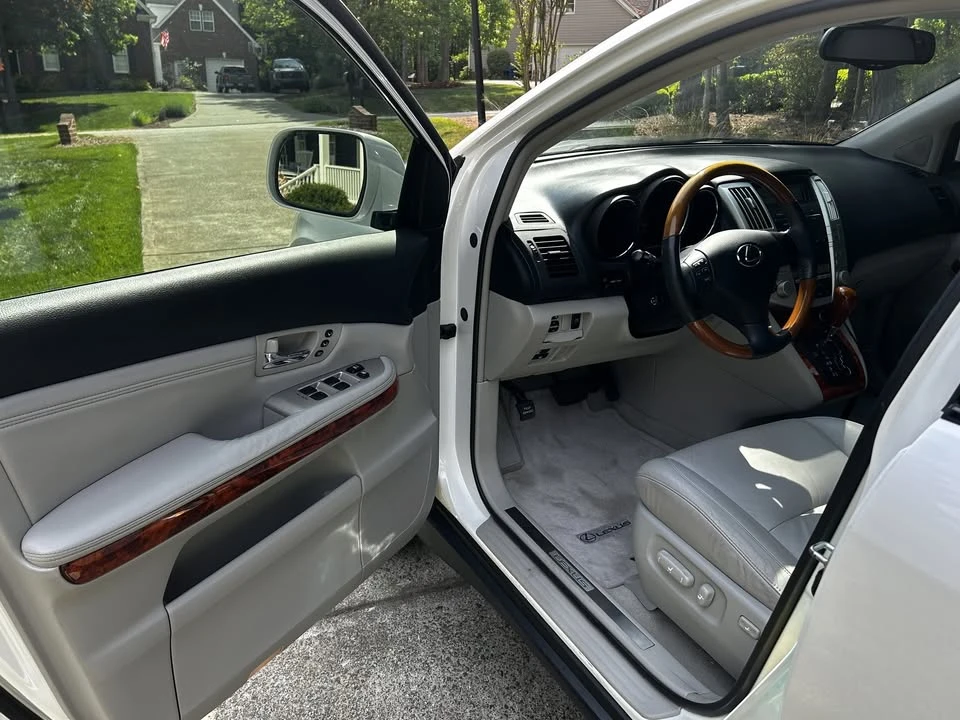 2007 Lexus RX 2nd Gen - Image 9 of 11