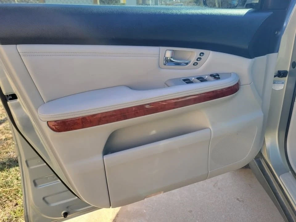 2007 Lexus RX 2nd Gen - Image 5 of 19