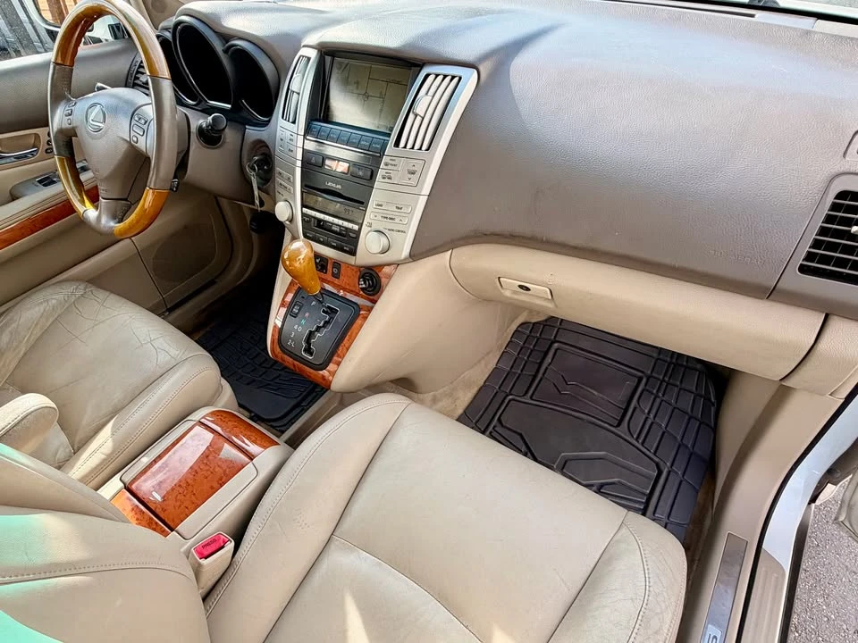 2007 Lexus RX 2nd Gen - Image 13 of 16