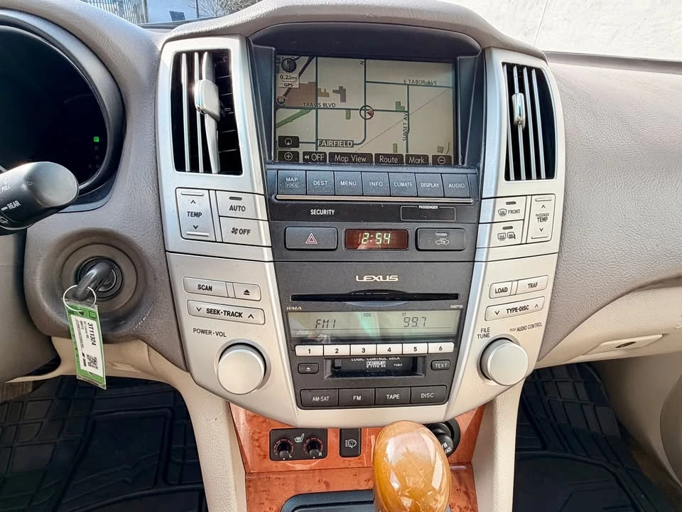 2007 Lexus RX 2nd Gen - Image 10 of 16