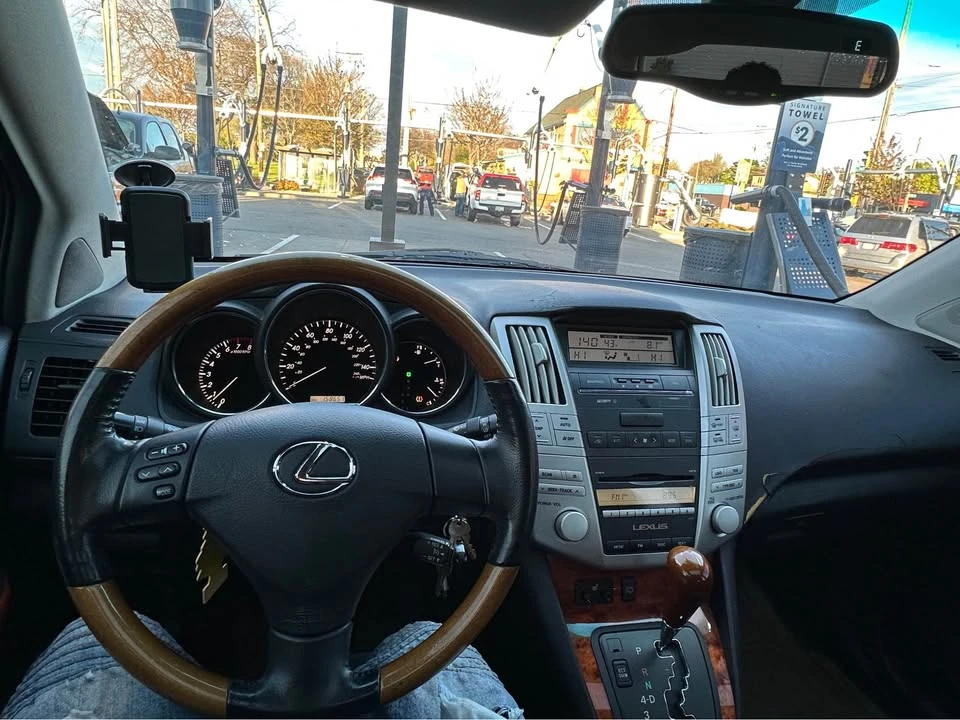 2007 Lexus RX 2nd Gen - Image 7 of 13