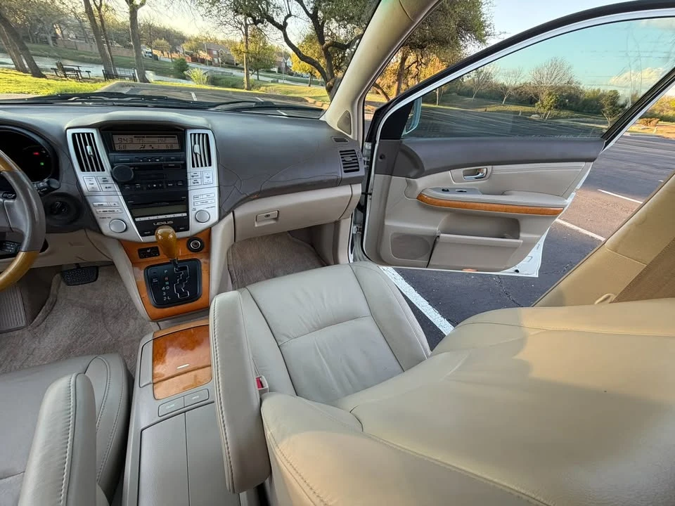 2007 Lexus RX 2nd Gen - Image 12 of 20