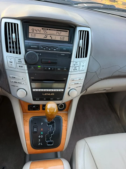 2007 Lexus RX 2nd Gen - Image 19 of 20