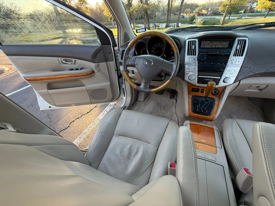 2007 Lexus RX 2nd Gen - Image 11 of 20