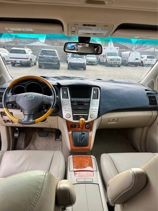 2007 Lexus RX 2nd Gen - Image 10 of 17