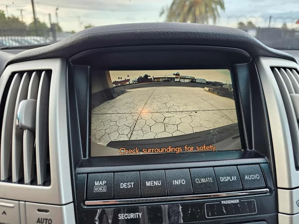 2007 Lexus RX 2nd Gen - Image 17 of 19