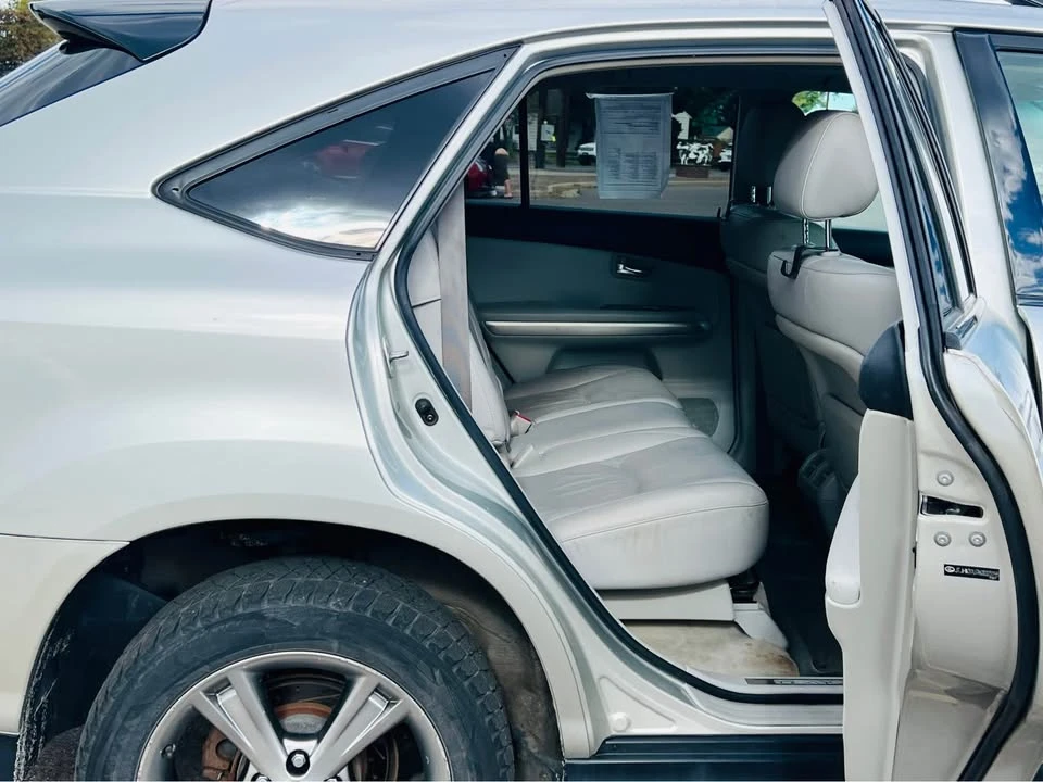 2007 Lexus RX 2nd Gen - Image 6 of 10