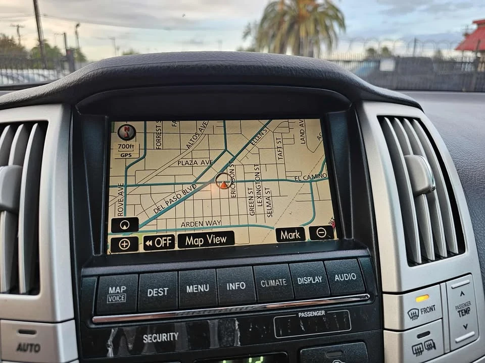 2007 Lexus RX 2nd Gen - Image 17 of 20