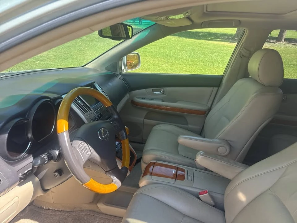 2007 Lexus RX 2nd Gen - Image 13 of 20