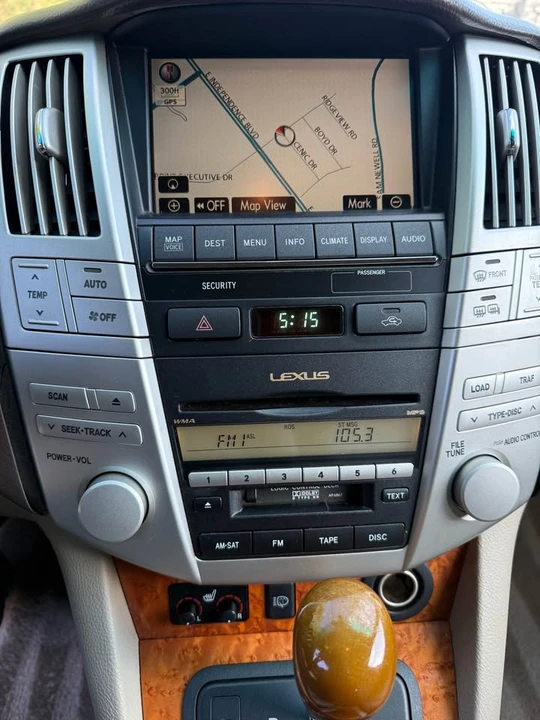 2007 Lexus RX 2nd Gen - Image 10 of 12