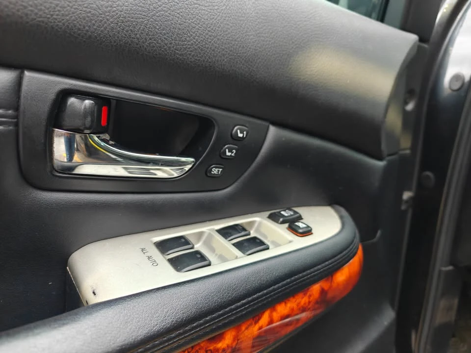 2007 Lexus RX 2nd Gen - Image 10 of 11