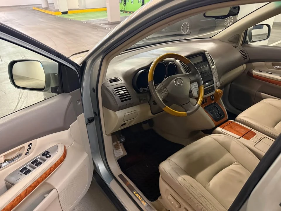 2007 Lexus RX 2nd Gen - Image 9 of 18