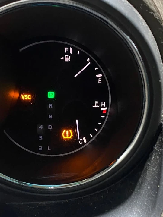 2007 Lexus RX 2nd Gen - Image 13 of 16