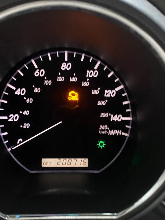 2007 Lexus RX 2nd Gen - Image 11 of 16