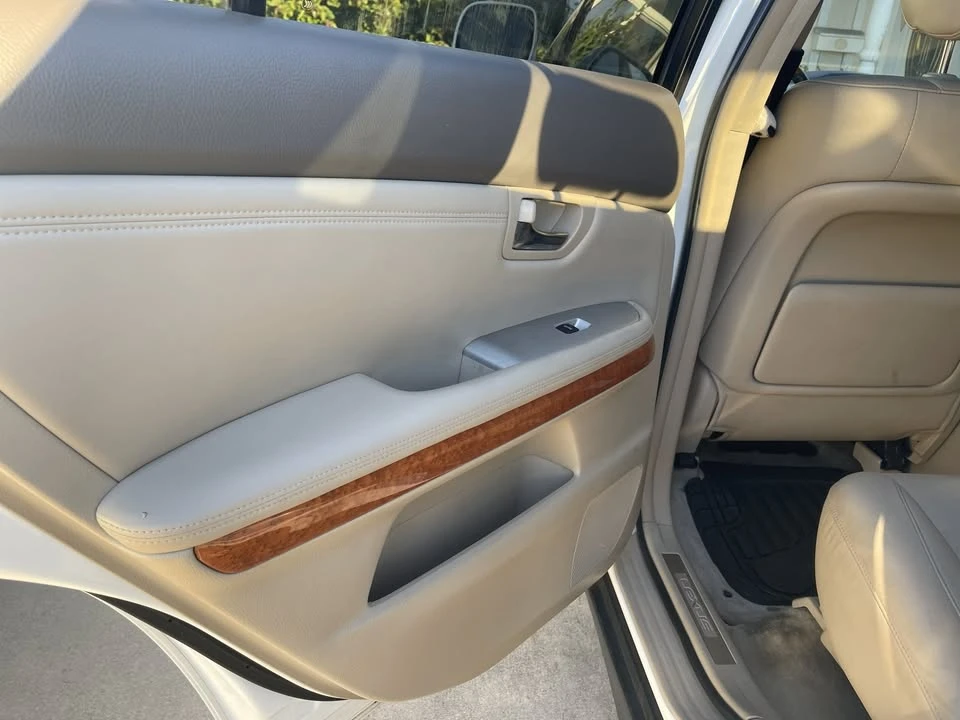 2007 Lexus RX 2nd Gen - Image 7 of 11