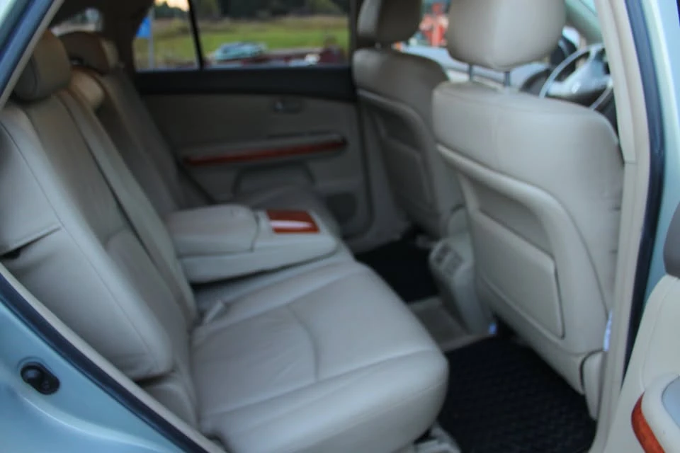 2007 Lexus RX 2nd Gen - Image 9 of 12