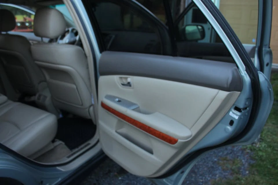 2007 Lexus RX 2nd Gen - Image 10 of 12