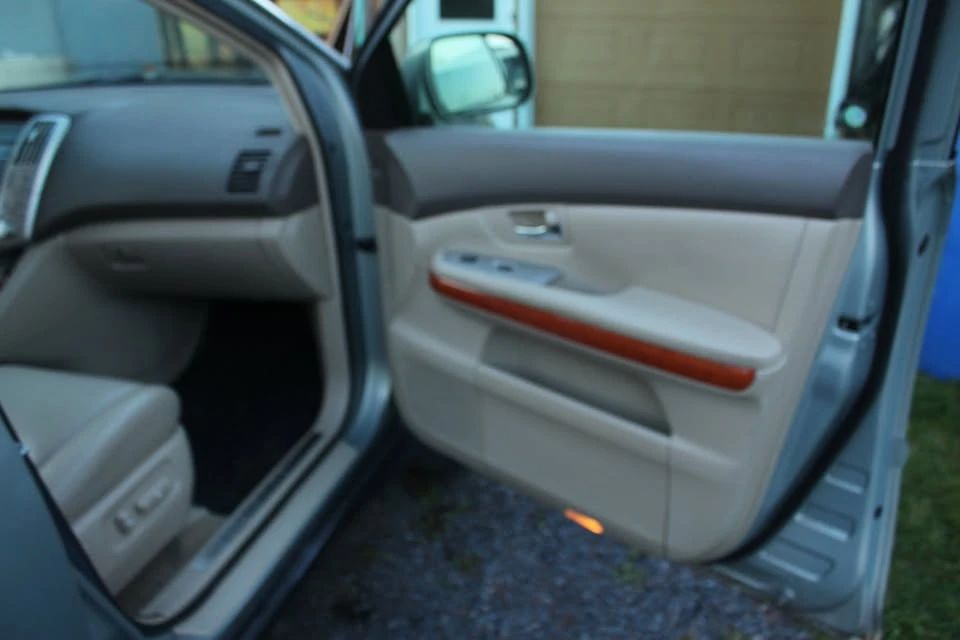 2007 Lexus RX 2nd Gen - Image 8 of 12