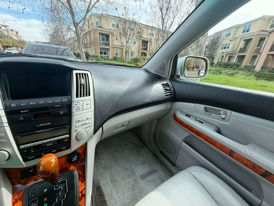 2007 Lexus RX 2nd Gen - Image 10 of 15