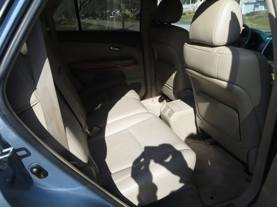 2007 Lexus RX 2nd Gen - Image 11 of 17