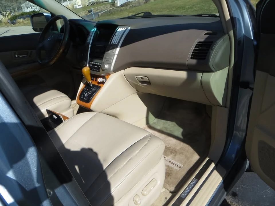 2007 Lexus RX 2nd Gen - Image 12 of 17