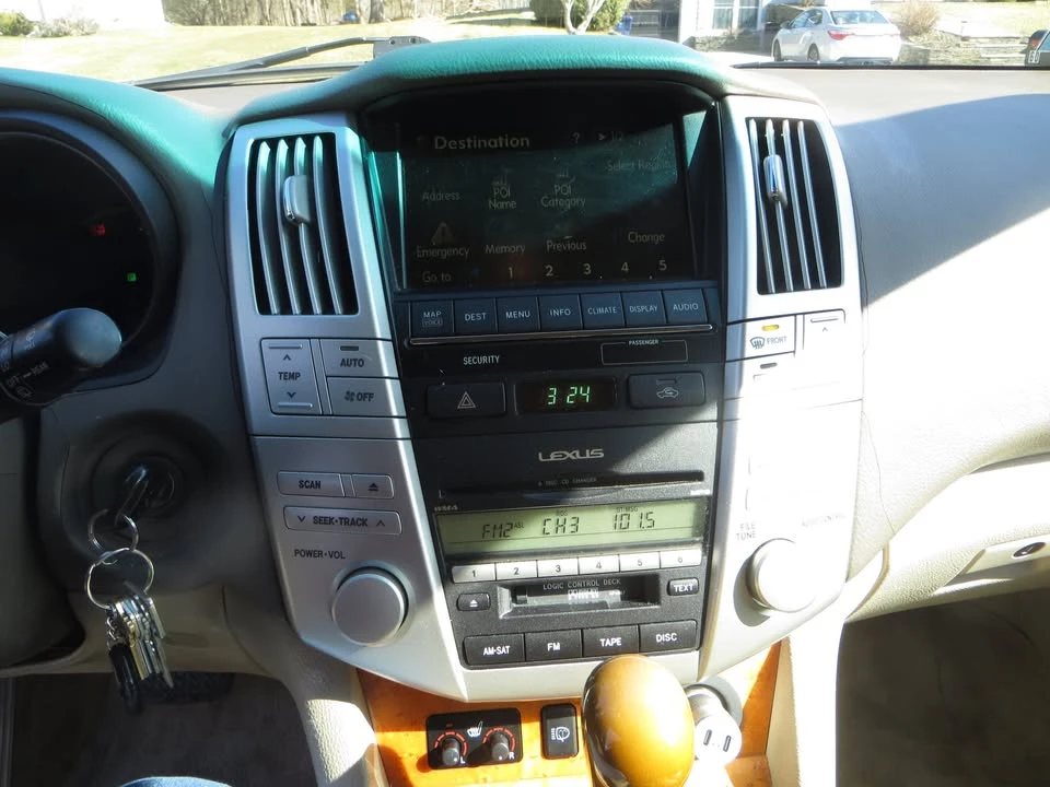 2007 Lexus RX 2nd Gen - Image 16 of 17