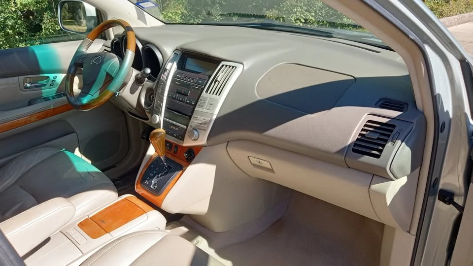 2007 Lexus RX 2nd Gen - Image 9 of 19