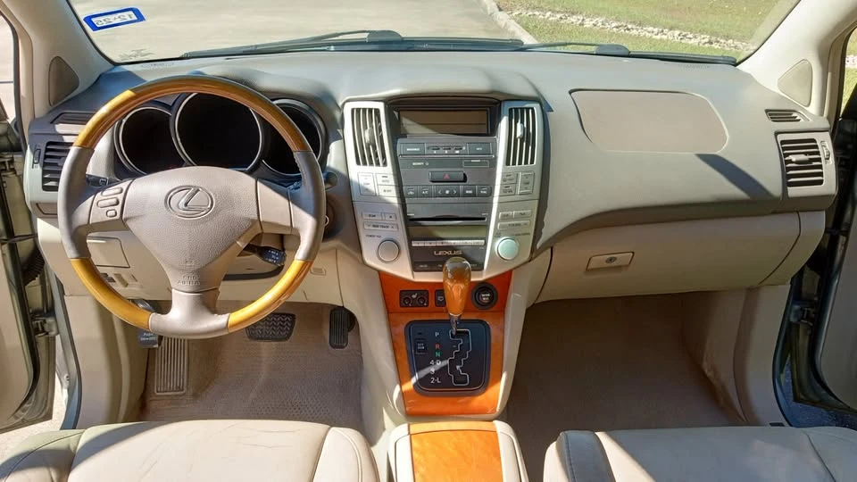 2007 Lexus RX 2nd Gen - Image 13 of 19