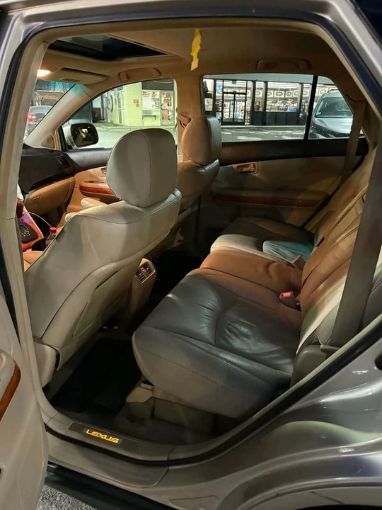 2007 Lexus RX 2nd Gen - Image 11 of 13
