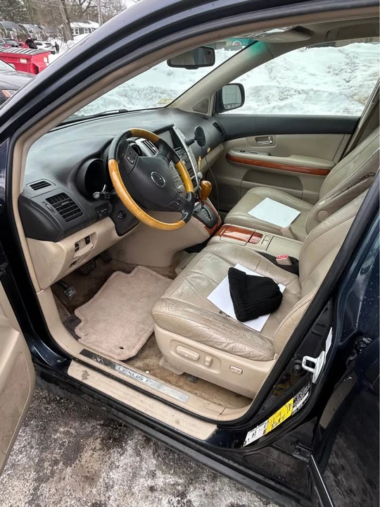 2007 Lexus RX 2nd Gen - Image 9 of 13