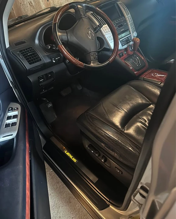 2007 Lexus RX 2nd Gen - Image 10 of 12