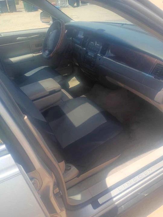 2007 Lincoln Continental - Image 5 of 8