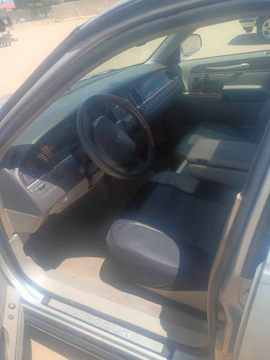 2007 Lincoln Continental - Image 6 of 8