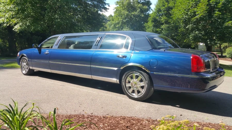 2007 Lincoln Town Car - Image 7 of 8