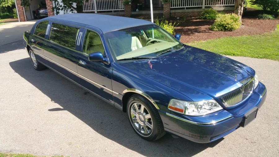2007 Lincoln Town Car - Image 8 of 8