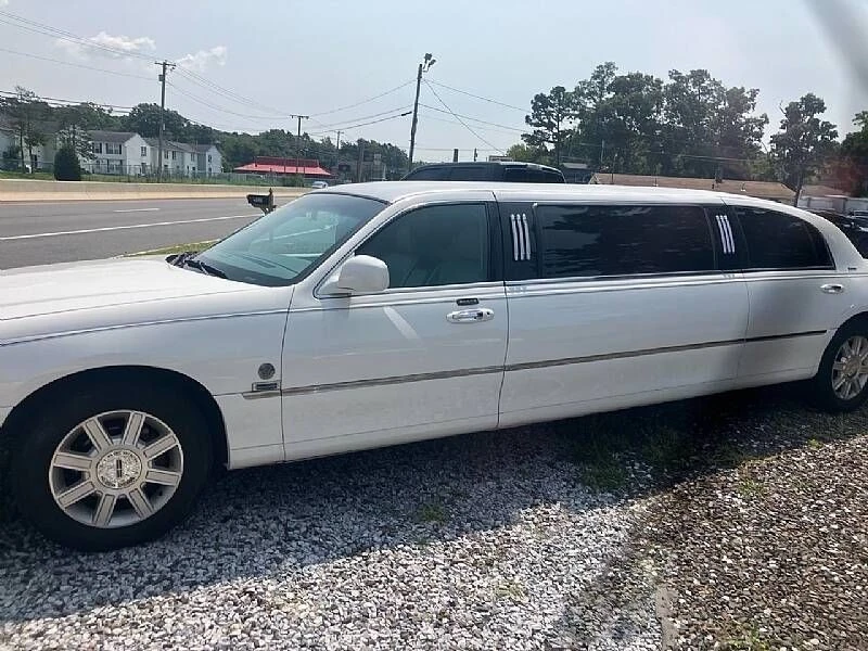 2007 Lincoln Town Car - Image 4 of 24