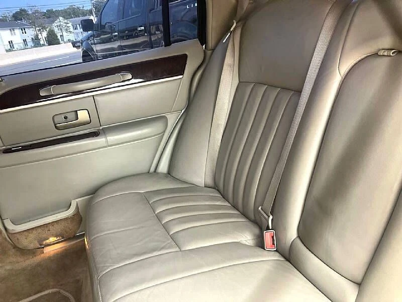 2007 Lincoln Town Car - Image 11 of 24