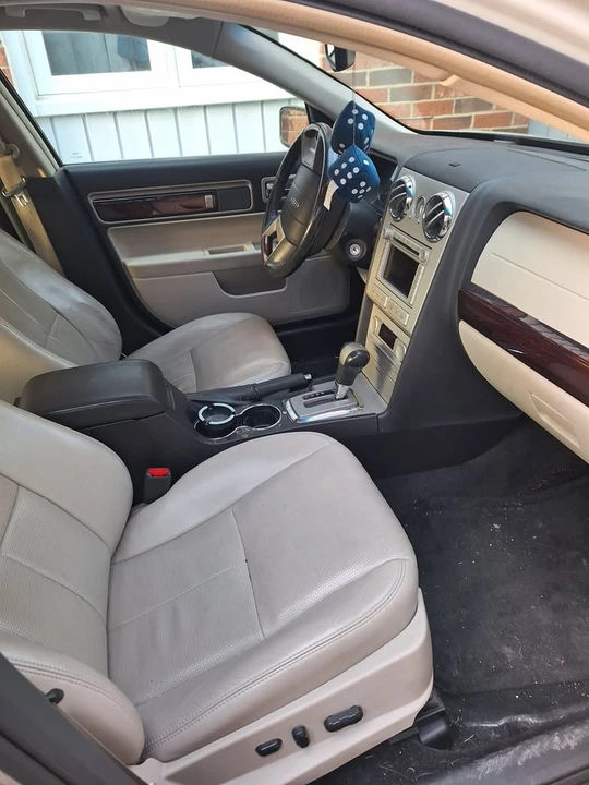 2007 Lincoln MKZ - Image 2 of 3