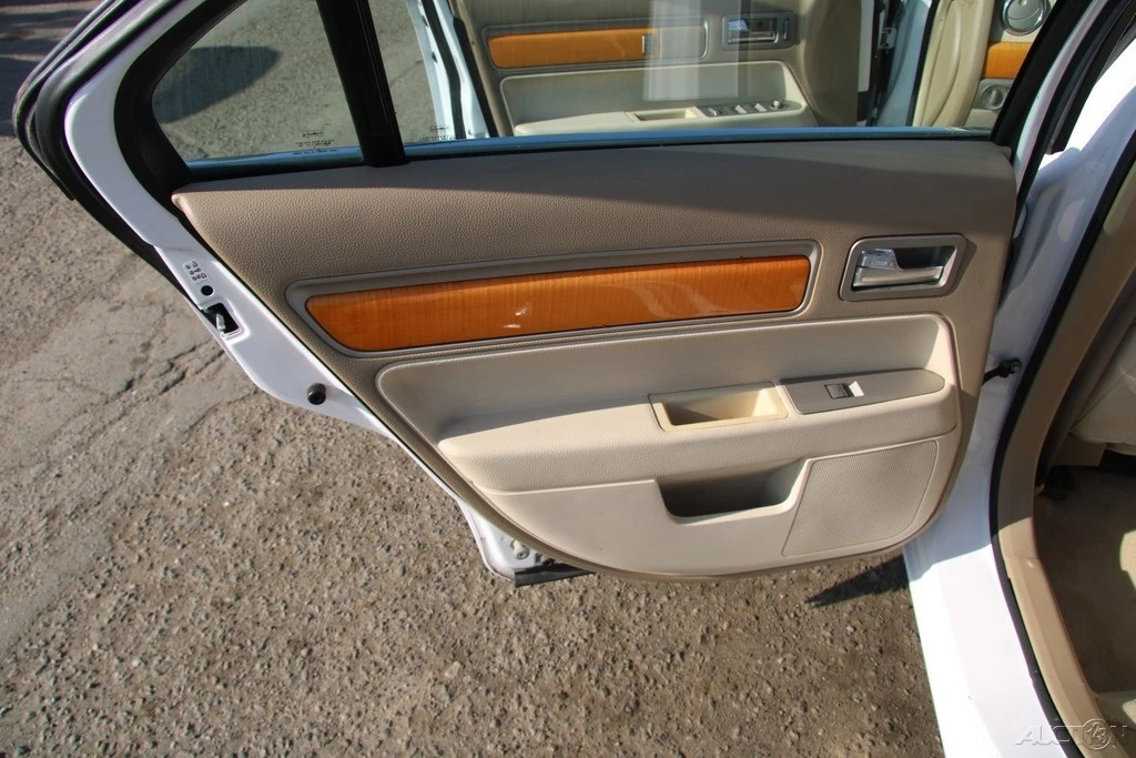 2007 Lincoln MKZ - Image 18 of 21